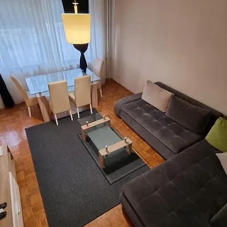 Slavija Square Apartamento