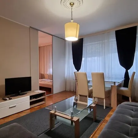 Slavija Square Апартаменты