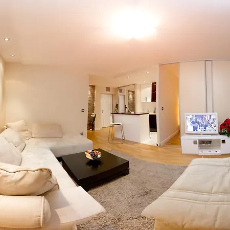 Apartamento Slavija Square Belgrado