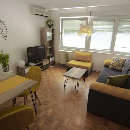 Slavija Square Apartamento